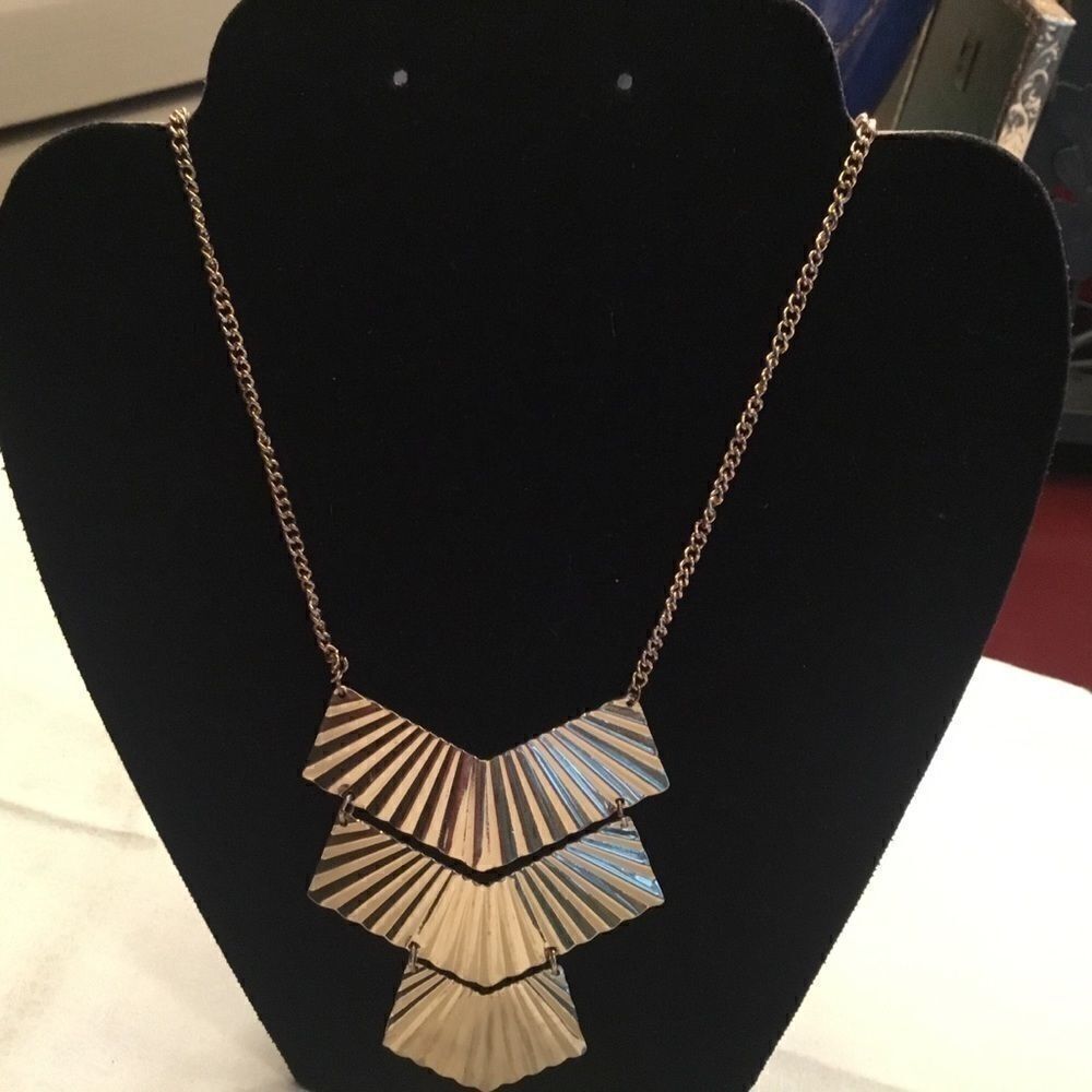 $10 ea or 3/$20 Goldtone Triple Crest Necklace